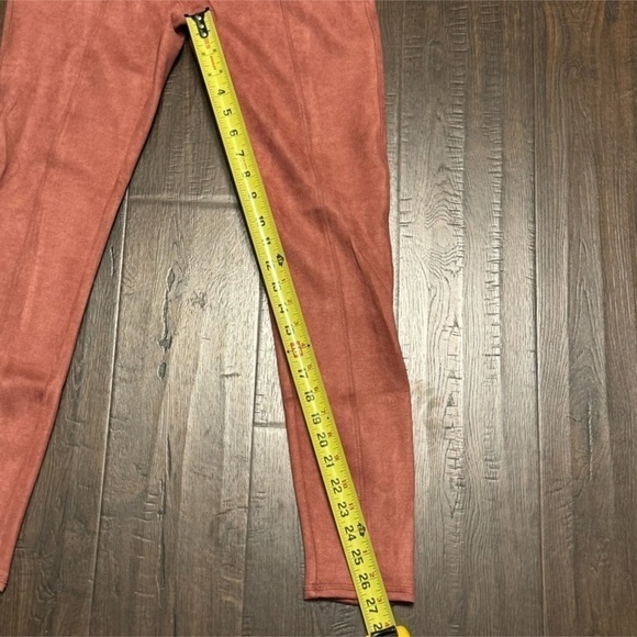 Spanx Faux Suede Rich Rose Leggings Size Medium Women - Picture 11 of 11